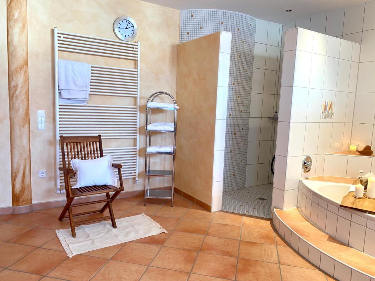 Private Spa Mit Sauna Und Whirlpool Schrozberg Exteriér fotografie