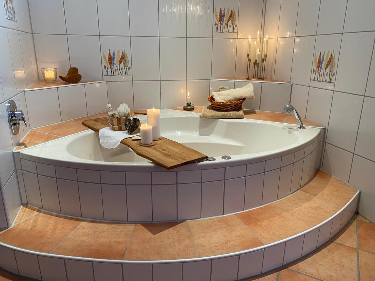 Private Spa Mit Sauna Und Whirlpool Schrozberg Exteriér fotografie